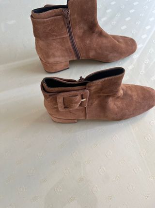 Botines de ante color camel