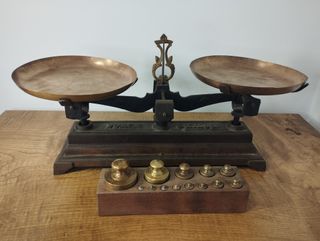 Antigua Balanza de Dos Platos Marrón de 5kg
