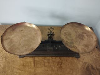Antigua Balanza de Dos Platos Marrón de 5kg