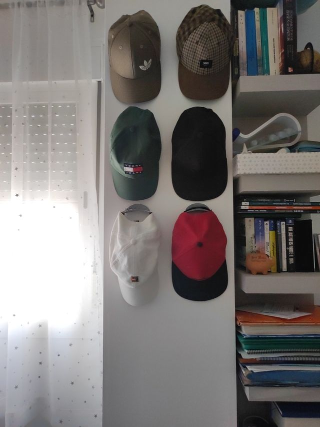 Soporte gorras