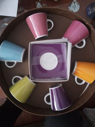 Juego de café con 6 tazas/platos colores