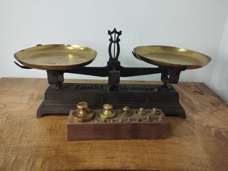 Antigua Balanza de Dos Platos Marrón de 10kg 50x20
