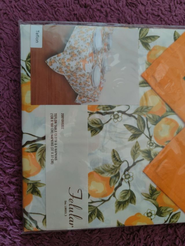 Juego de mantel y servilletas