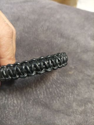 Pulsera de lotus de cuero