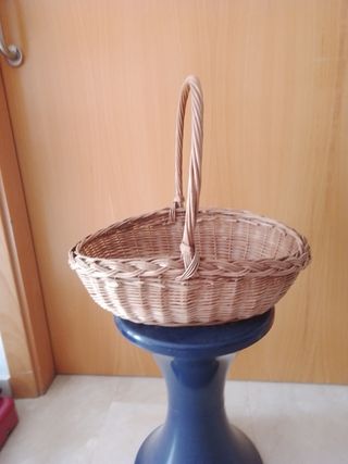 40 cms Cesta de mimbre artesanal con asa