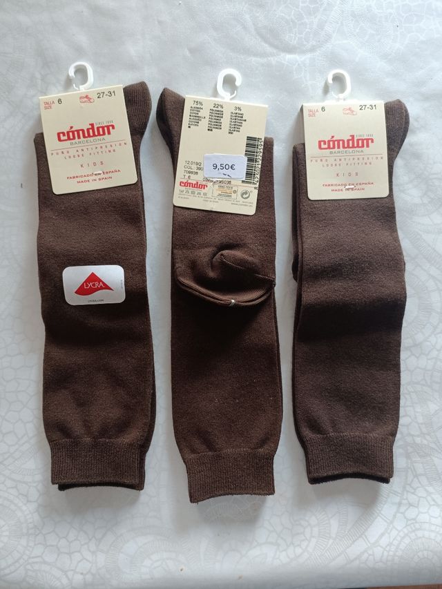 Calcetines altos marrón