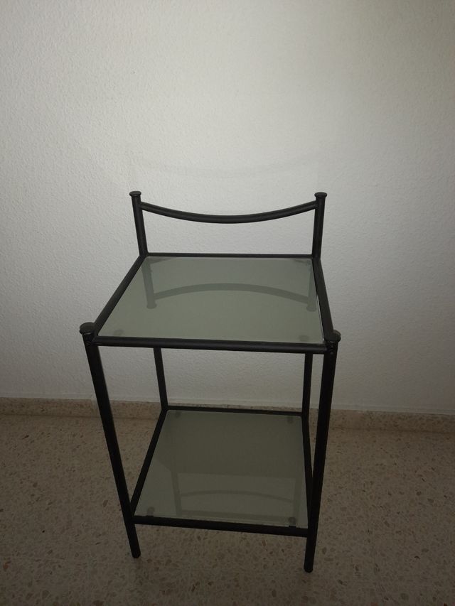 Confezione 2 comodini in ferro battuto e vetro