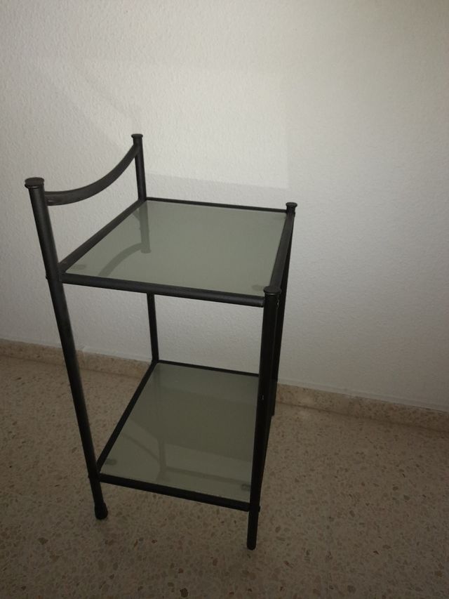 Confezione 2 comodini in ferro battuto e vetro