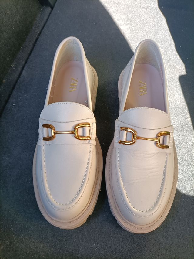 Zapatos Zara de piel