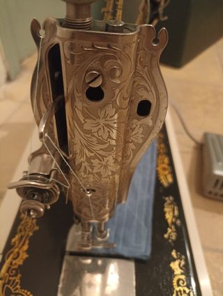 Maquina de coser singer antigua