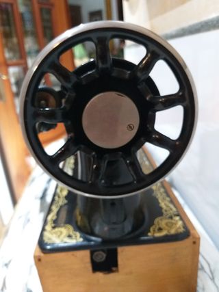 MÁQUINA DE COSER marca SINGER