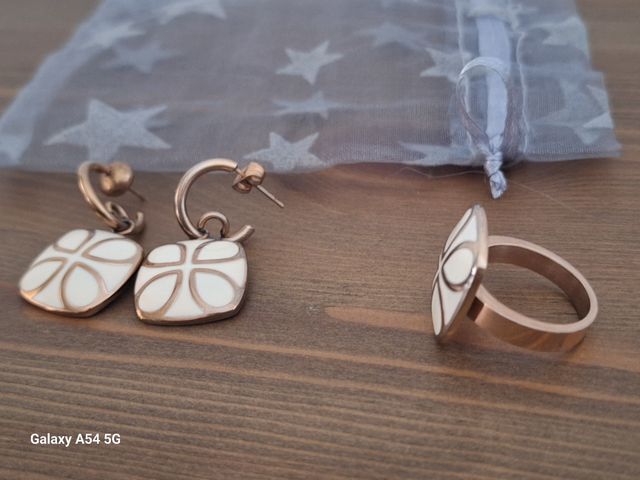Conjunto pendientes y anillo