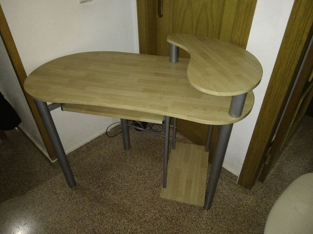 Escritorio. Posibilidad de transporte.