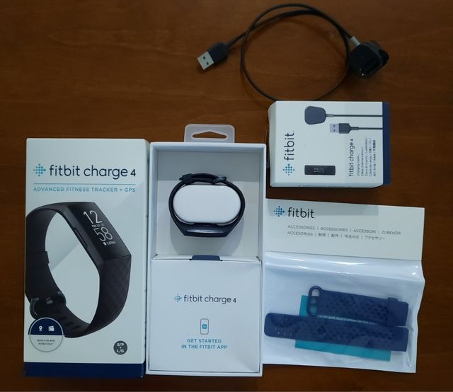 FITBIT CHARGE 4