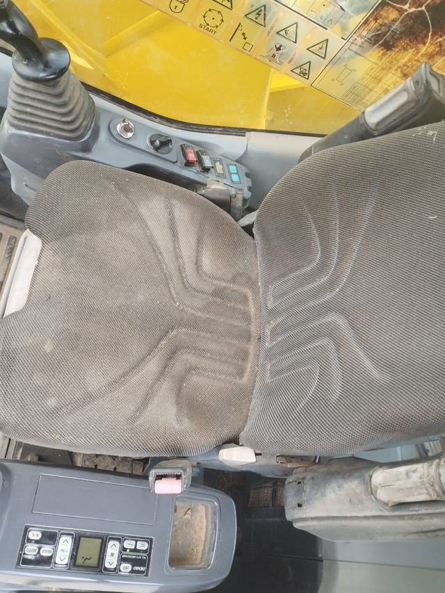 Retroexcacadora KOMATSU PW200-7K