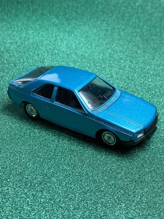 RENAULT FUEGO SOLIDO ESCALA 1:43 MINIATURA MAQUETA