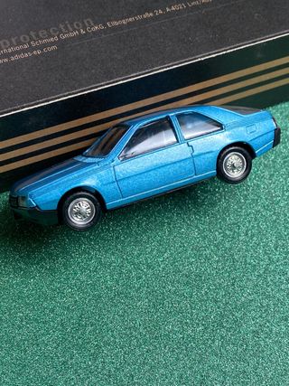 RENAULT FUEGO SOLIDO ESCALA 1:43 MINIATURA MAQUETA