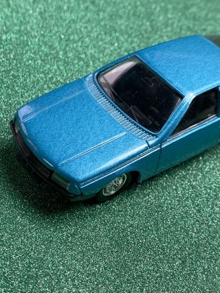 RENAULT FUEGO SOLIDO ESCALA 1:43 MINIATURA MAQUETA