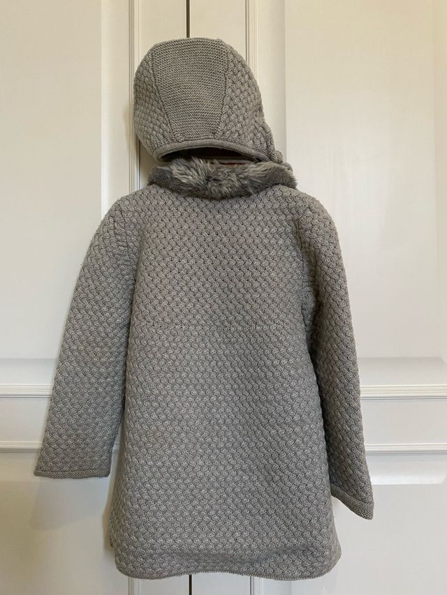 Abrigo con capota niño