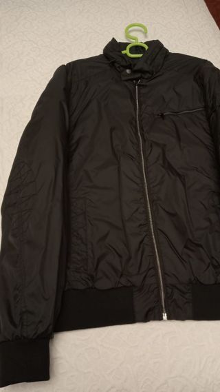 Cazadora Lefties talla 40, nueva sin estrenar