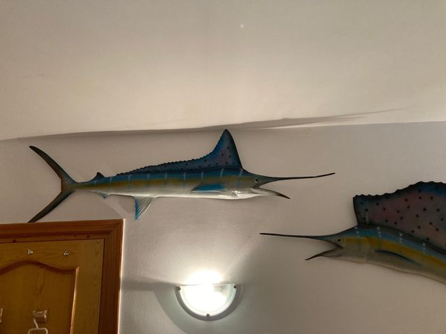 Figura de fibra pez espada o marlin