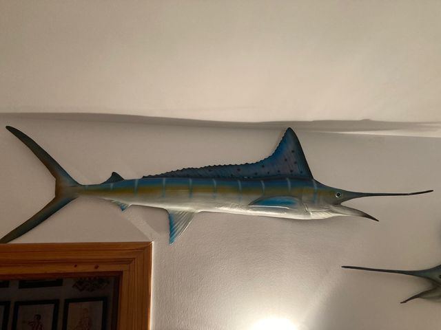 Figura de fibra pez espada o marlin