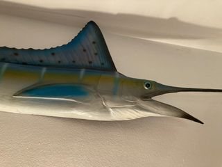 Figura de fibra pez espada o marlin