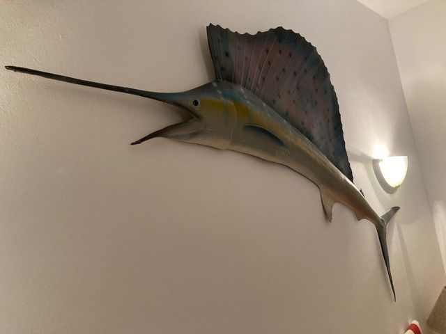 Figura de fibra pez espada o marlin