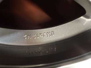 2 + 2 Llantas Borbet 17" 5x112 y sus tapas.