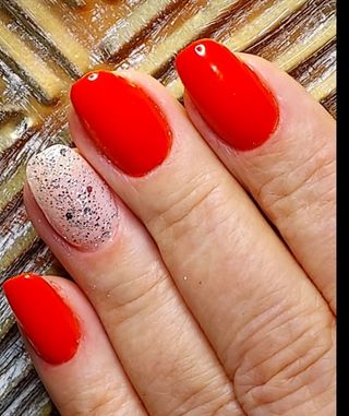 Manicura semipermanente y  gel