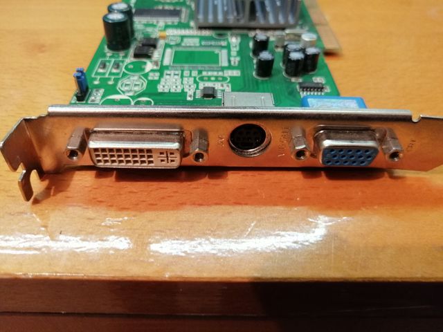 ATI Radeon R9250 256MB DDR AGP VGA/TVO/DVI-I