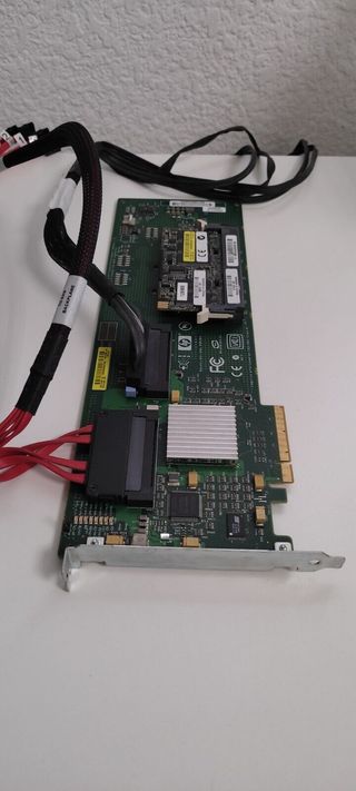 HP 412799 – Controladora 8 channel SAS RAID  128MB