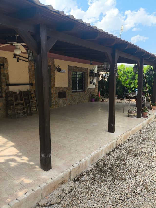 Huerto con agua y luz