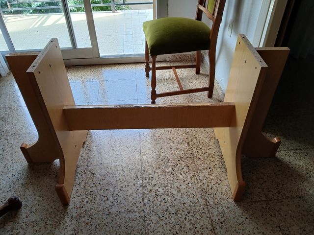 MESA DE COMEDOR EXTENSIBLE Y 6 SILLAS