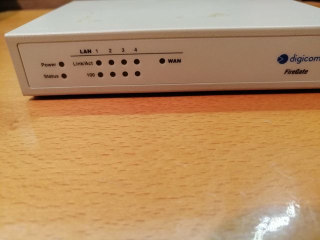 Supporto Firewall SPI CON SWITCH 4P 10 100 Digicom