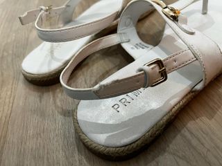 Sandalias blancas