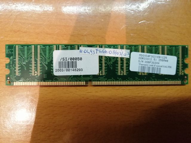 3 RAM PC133 e DDR 333