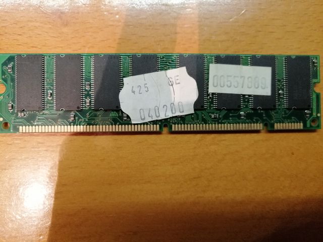 3 RAM PC133 e DDR 333