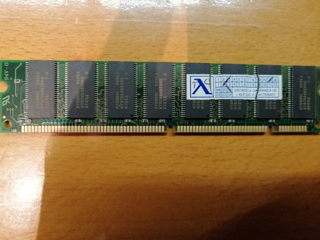 3 RAM PC133 e DDR 333