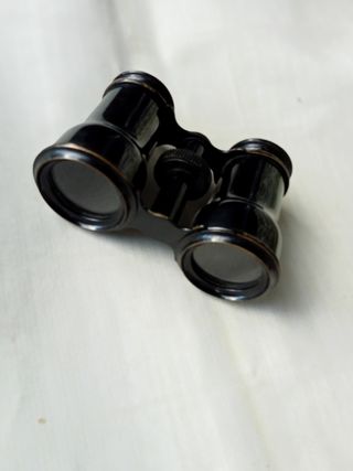 Prismáticos pequeños