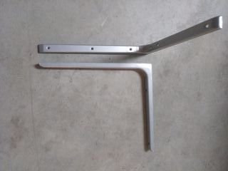 Juego de escuadras galvanizadas de 35 x 29,5 cm.