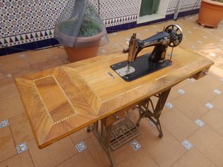 Máquina de coser antigua singer