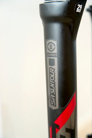Horquilla Suntour Raidon 32 aire Boost 29" disco