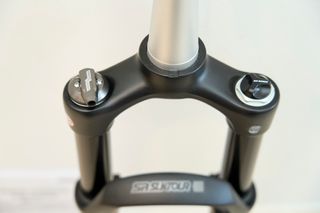 Horquilla Suntour Raidon 32 aire Boost 29" disco