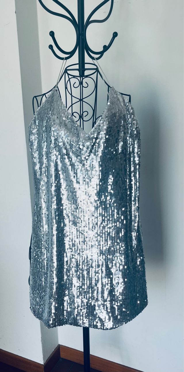 miniabito con paillettes argento e spalline a filo