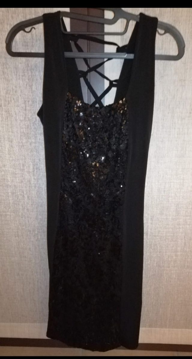 Vestito corto nero elegante