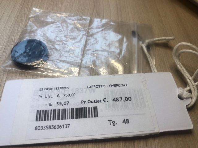 •Abrigo 3/4 Bikkembergs con chaleco incorporado.