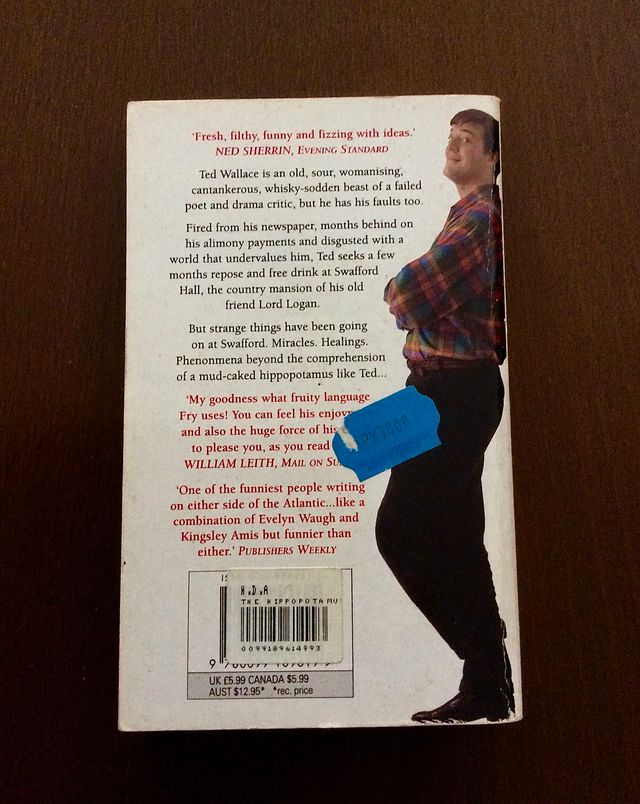 STEPHEN FRY - THE HIPPOPOTAMUS - ESCRITO EN INGLES