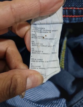 Vaquero roto Armani