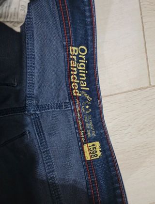 Vaquero roto Armani